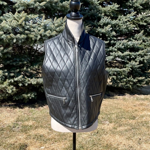 🔥MAKE OFFER🔥Women’s GENERRA riding vest🔥 - Picture 3 of 4
